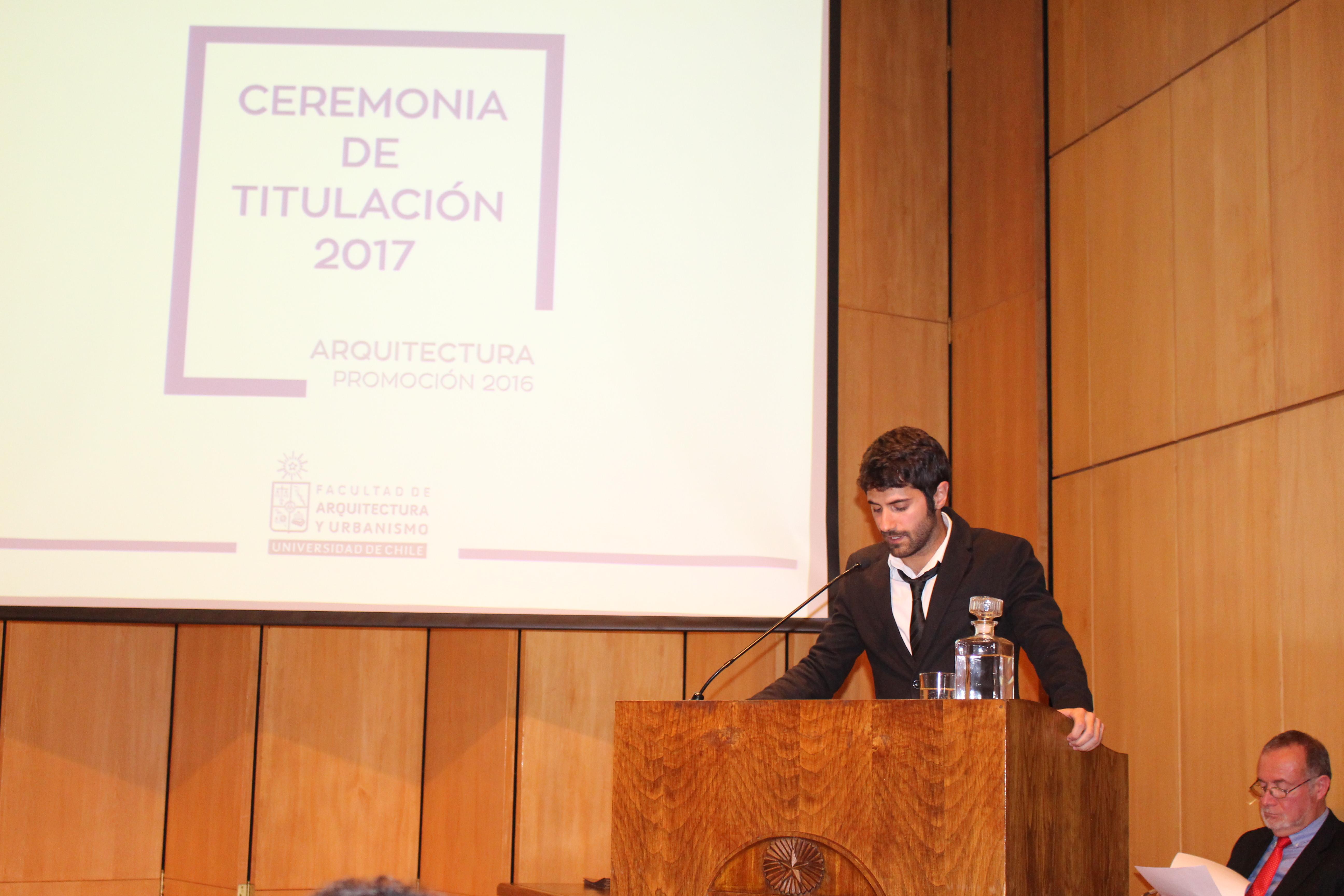 Sebastián Simonetti, mejor alumno de la promoción de arquitectos.