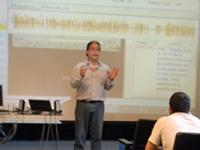 Eduardo Hamuy explicó en el segundo taller de FAU Apoya el software Nvivo