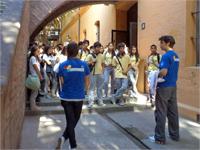 Estudiantes del Colegio San Félix recorriendo las dependencias de la FAU 