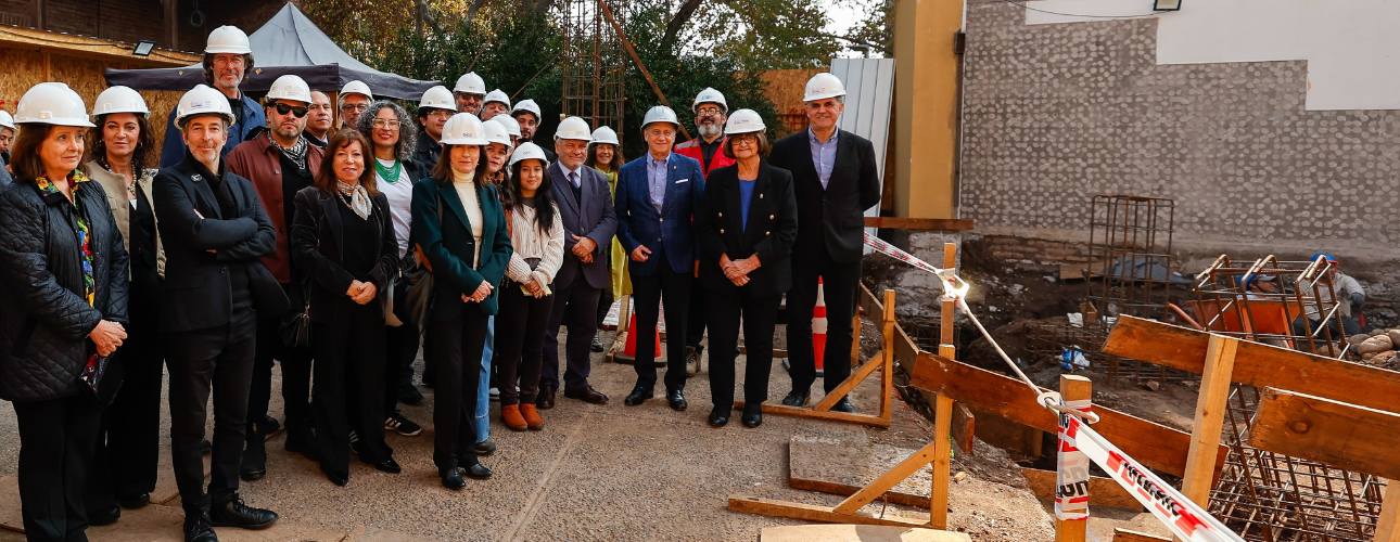 Rectora Rosa Devés y autoridades universitarias realizaron visita a nuevas obras de infraestructura en FAU
