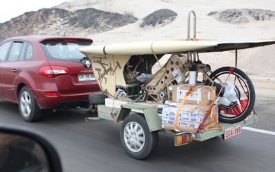 Estudiantes de Diseño destacan en Carrera Solar Atacama con vehículo hecho con colihue