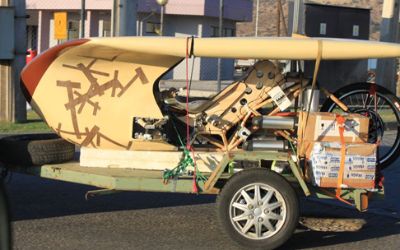 Estudiantes de Diseño destacan en Carrera Solar Atacama con vehículo hecho con colihue