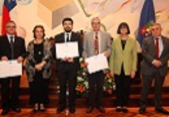 Académicos fueron reconocidos como mejores docentes de la FAU