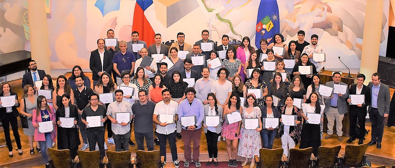 Más de 100 estudiantes reciben de Diploma de Postítulo de la FAU