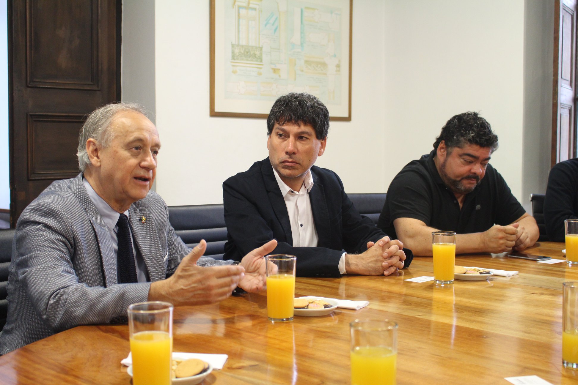 Alcalde Alessandri Y Decano Amaya Se Reunieron Con Ganadores FAU Del ...